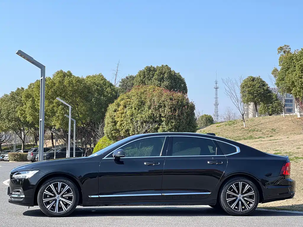 Volvo S90 2021 B5 Zhiyi Luxury Edition купить на сайте DeffCars
