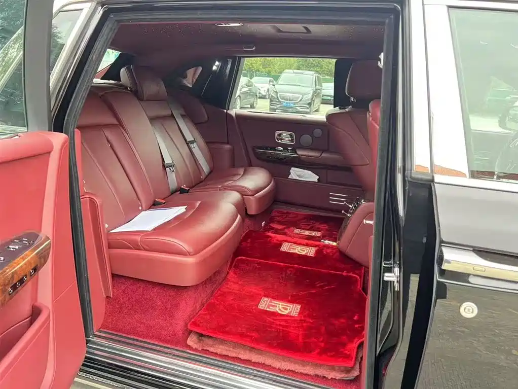 Phantom 2018 6.7T long wheelbase version купить на сайте DeffCars