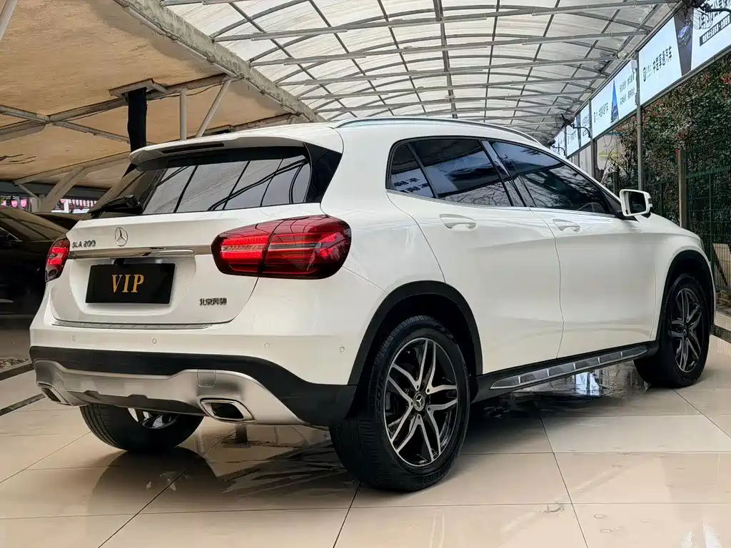 Mercedes-Benz GLA 2017 GLA 200 Fashion Model купить на сайте DeffCars