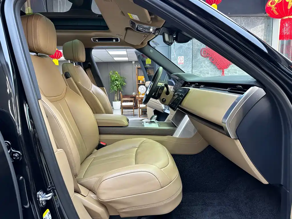 Range Rover 2025 3.0 L6 400PS Extended Edition купить на сайте DeffCars