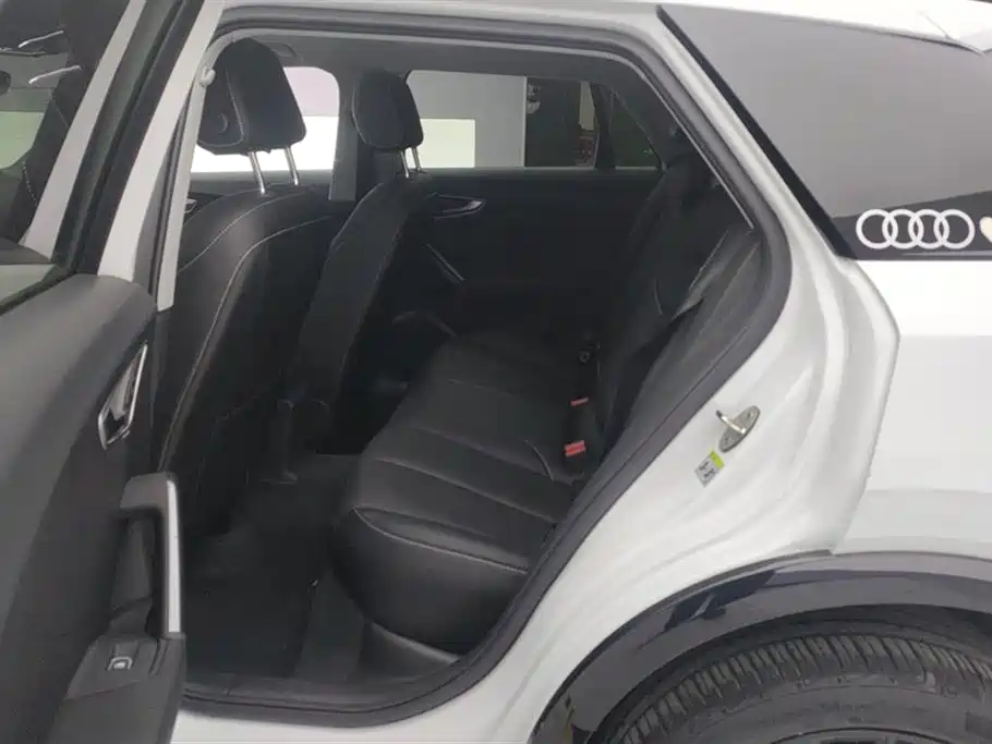Audi Q2L 2018 35 TFSI launches exclusive version, National VI купить на сайте DeffCars