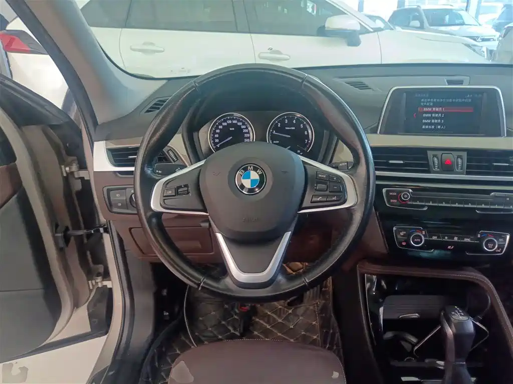 BMW X1 2019 sDrive18Li Exclusive Model купить на сайте DeffCars
