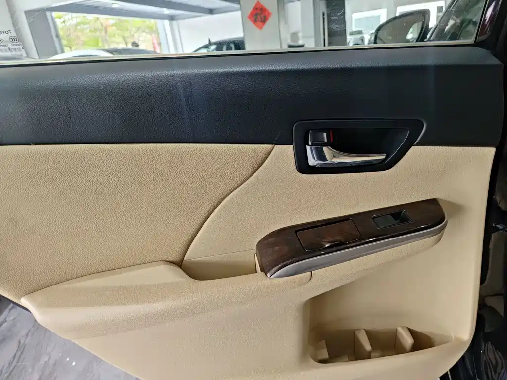Camry 2015 2.0E Elite Edition купить на сайте DeffCars