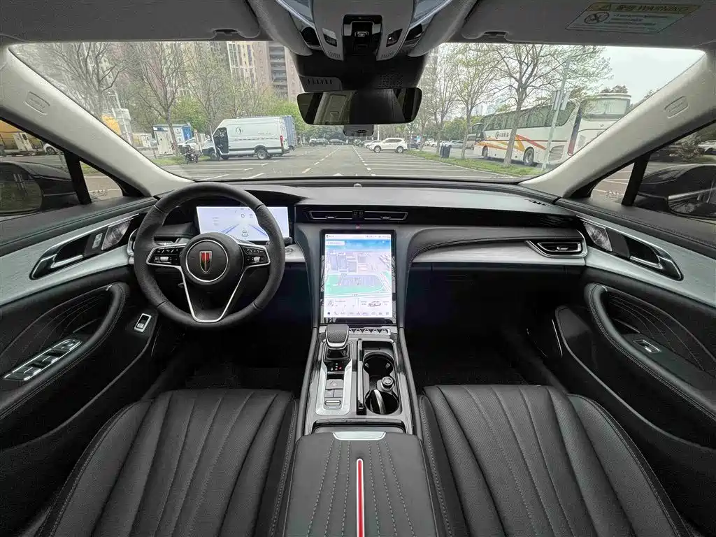 Hongqi H5 2025 2.0T automatic Qichang version купить на сайте DeffCars
