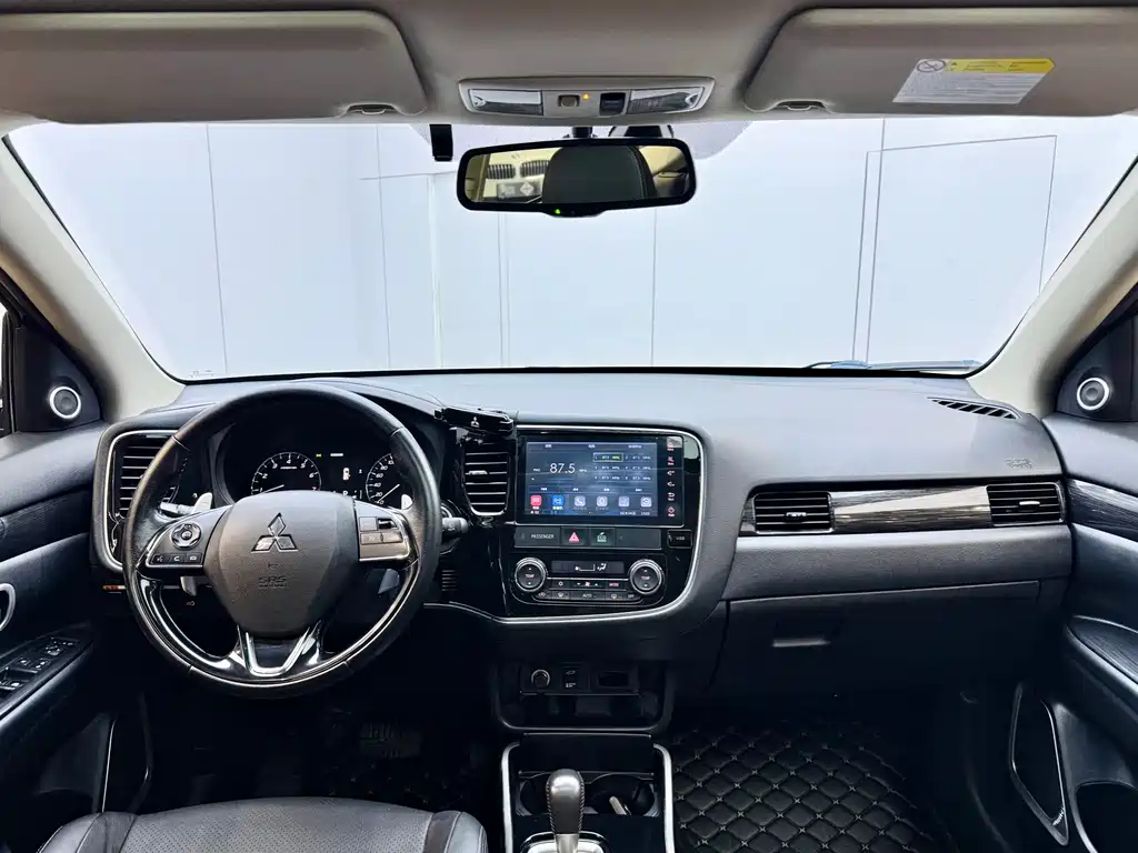 Outlander 2018 2.4L four-wheel drive elite version 5 seats купить на сайте DeffCars
