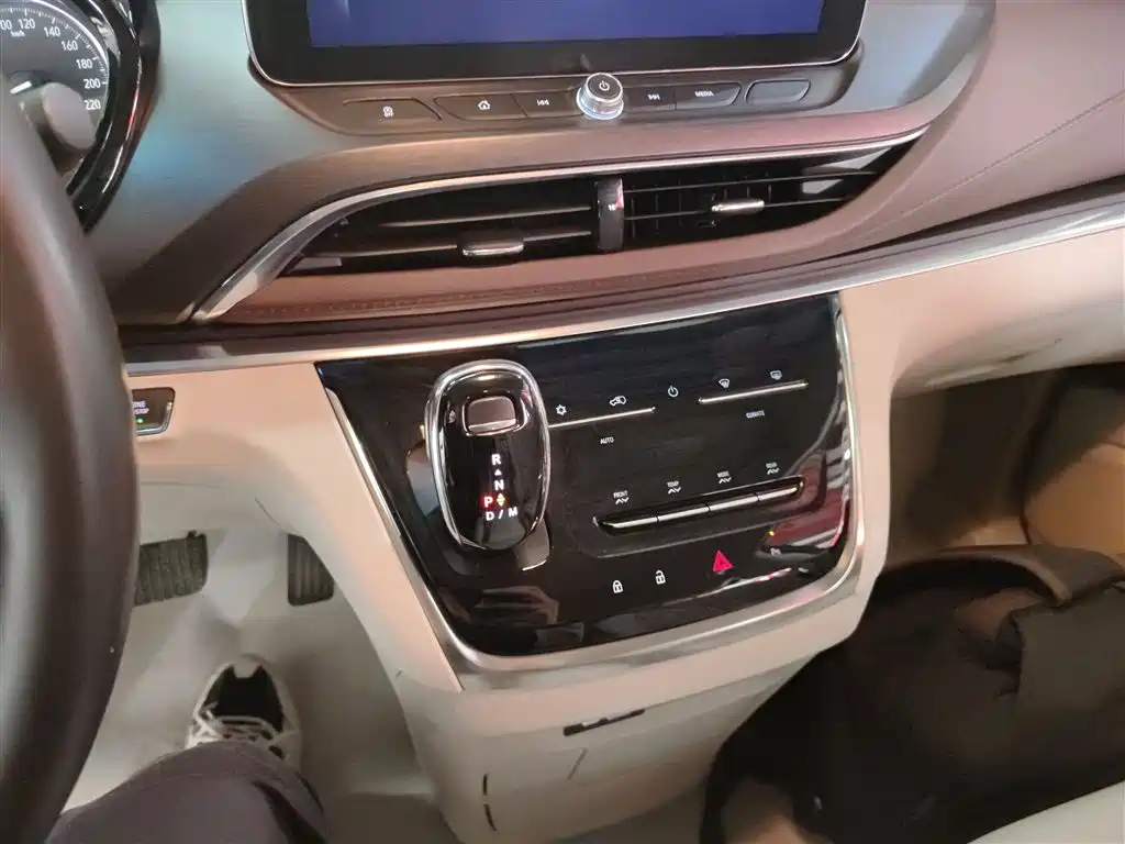 Buick GL8 2022 Land Business Class 652T Luxury купить на сайте DeffCars
