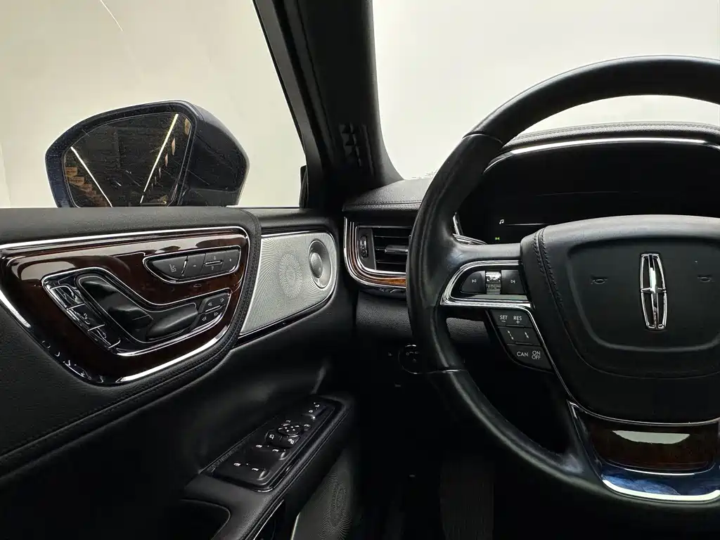 Lincoln Continental 2017 3.0T Four-wheel Drive Premium Edition купить на сайте DeffCars