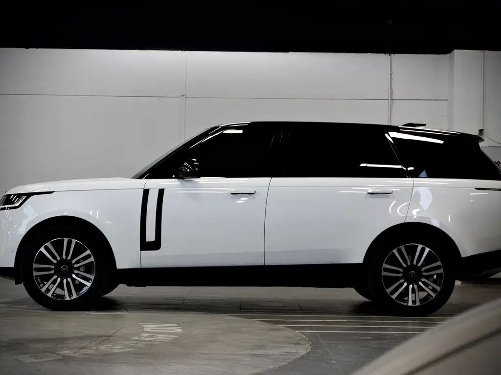Range Rover 2023 3.0 L6 400PS Extended Edition купить на сайте DeffCars