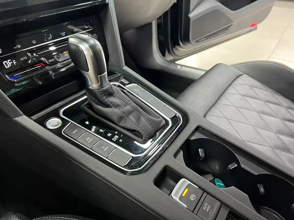 Magotan GTE plug-in hybrid 2022 GTE luxury model купить на сайте DeffCars
