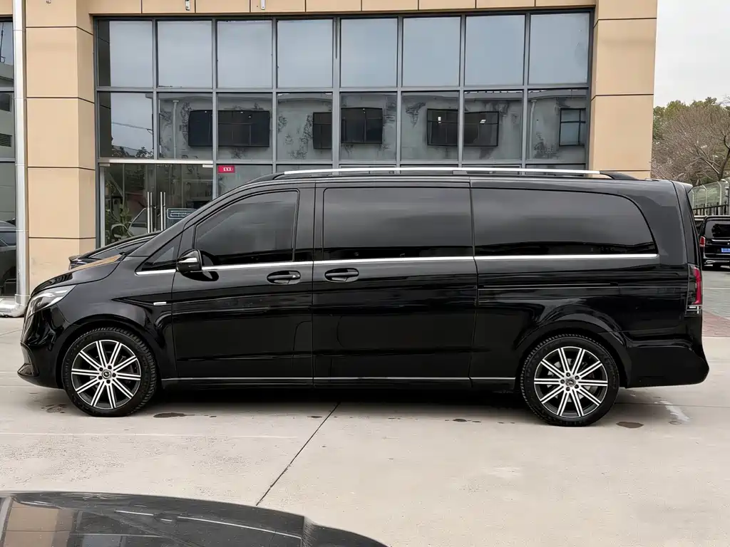 Mercedes-Benz V-Class 2024 V 300 L Long Wheelbase Luxury Edition купить на сайте DeffCars