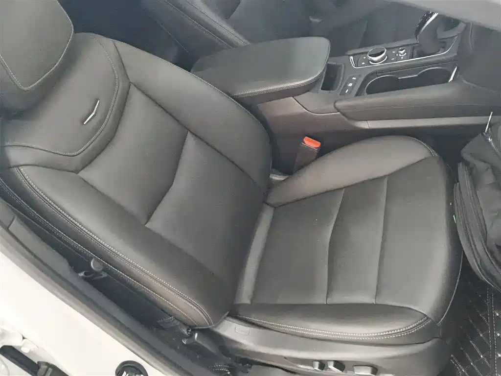 Cadillac XT5 2024 2.0T two-wheel drive fashion model купить на сайте DeffCars