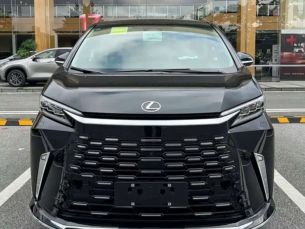 Lexus LM 2025 500h six-seater premium version купить на сайте DeffCars