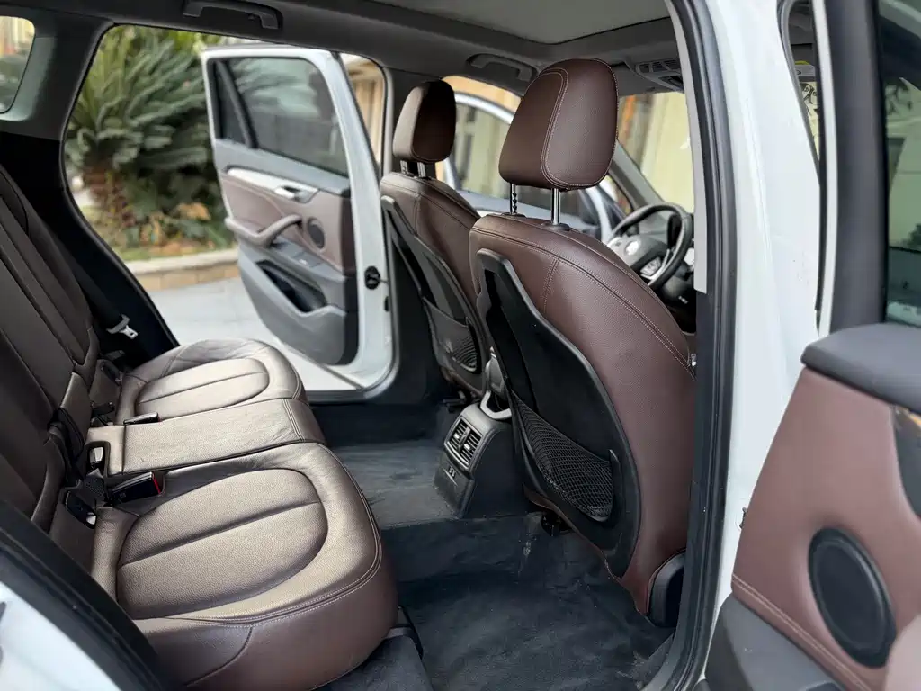 BMW X1 2019 sDrive18Li Exclusive Model купить на сайте DeffCars