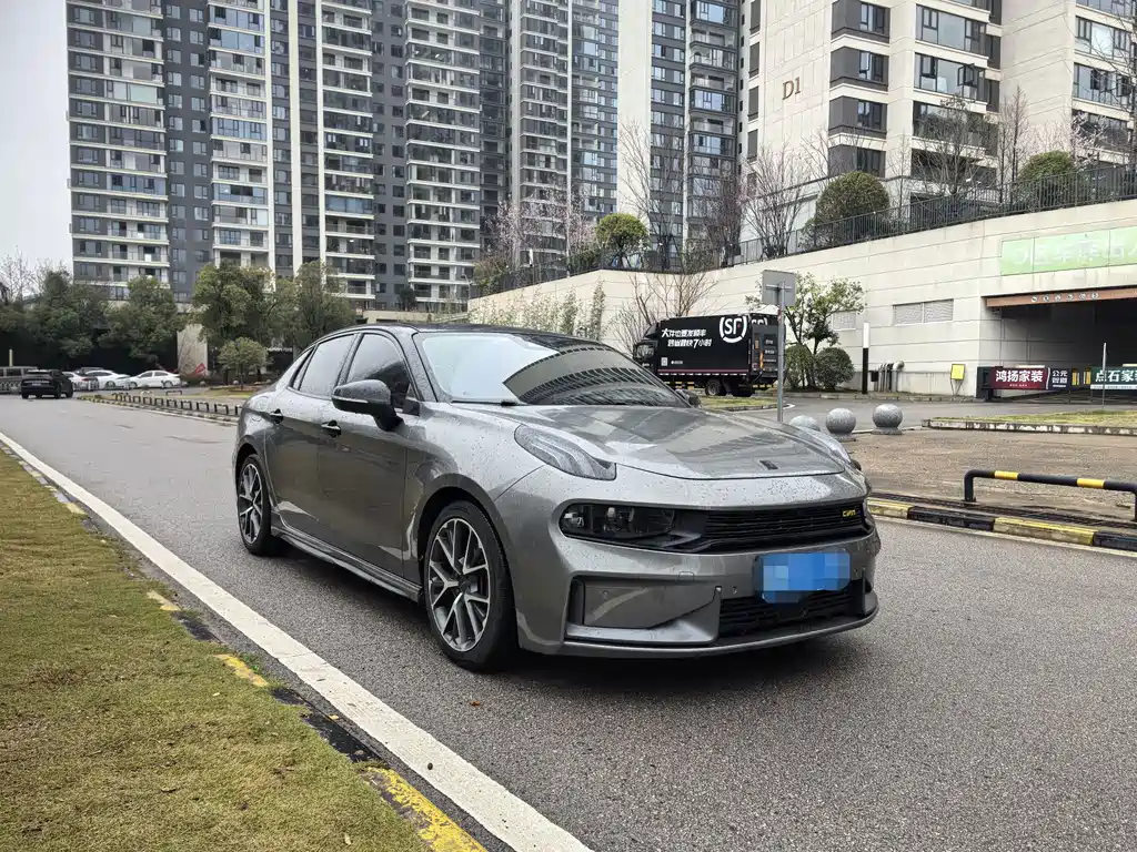 Lynk & Co 03 2022 2.0TD DCT Pro купить на сайте DeffCars