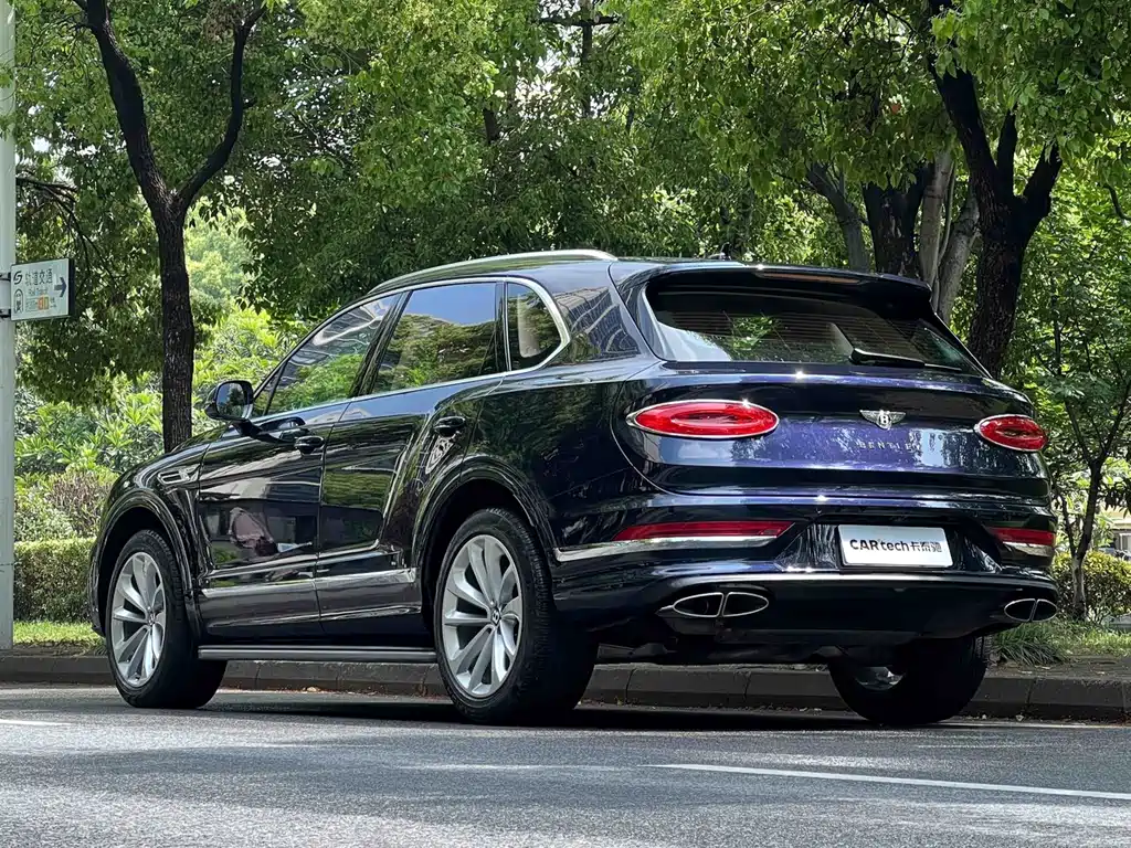 Bentayga 2024 4.0T V8 купить на сайте DeffCars