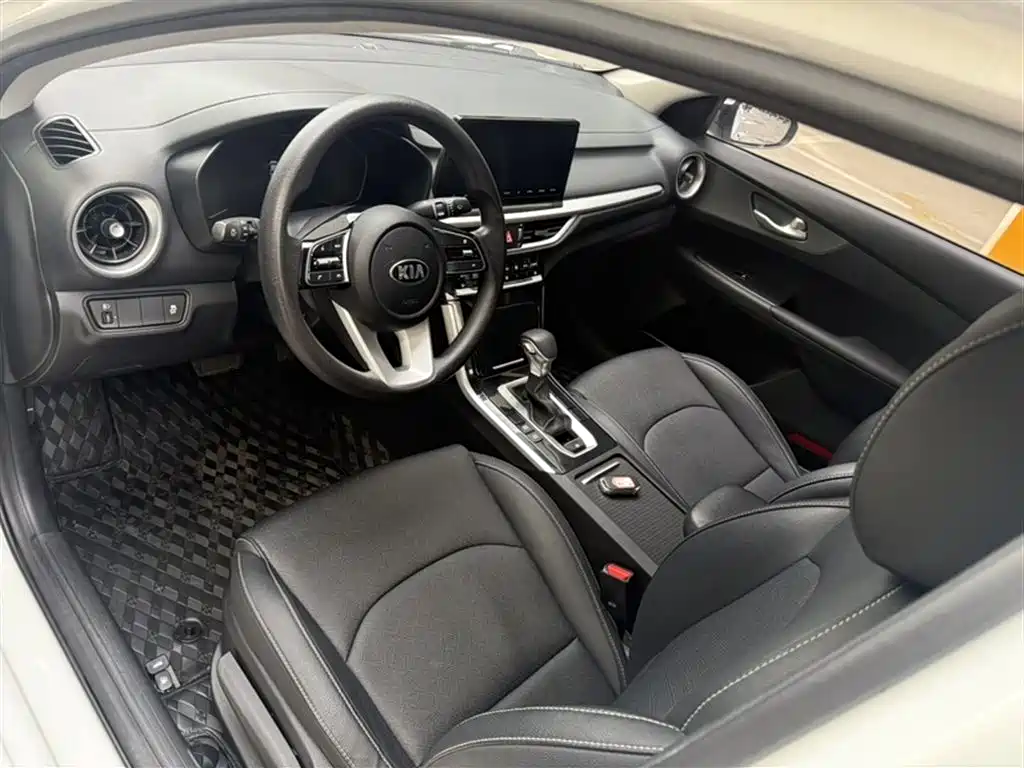 Kia K3 2020 1.5L CVT cutting-edge sunroof version купить на сайте DeffCars