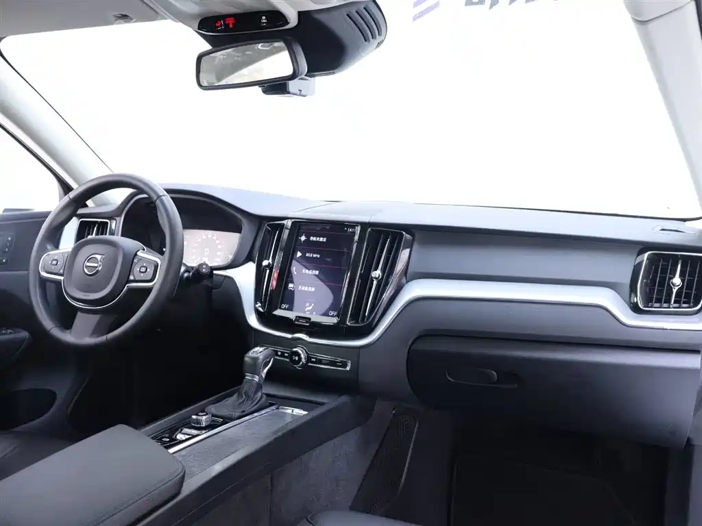 Volvo XC60 2020 T5 four-wheel drive Zhiyi Luxury Edition купить на сайте DeffCars