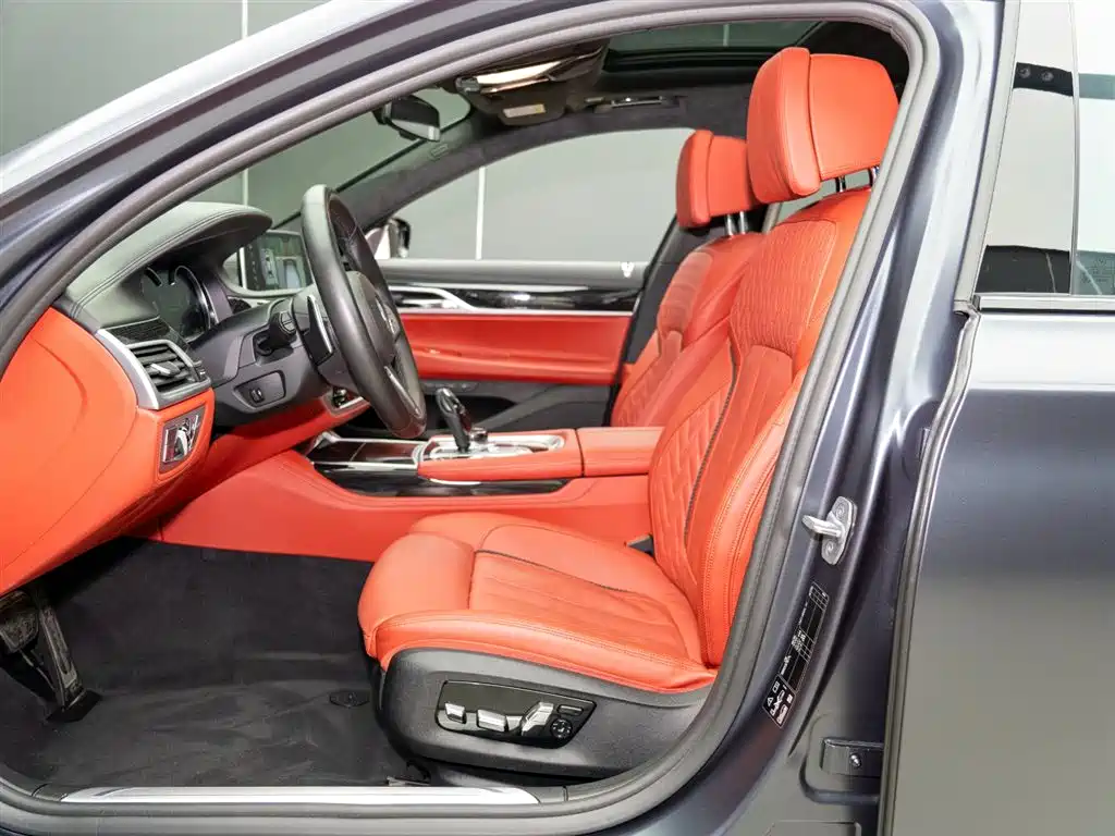 BMW 7 Series 2018 M760Li xDrive купить на сайте DeffCars