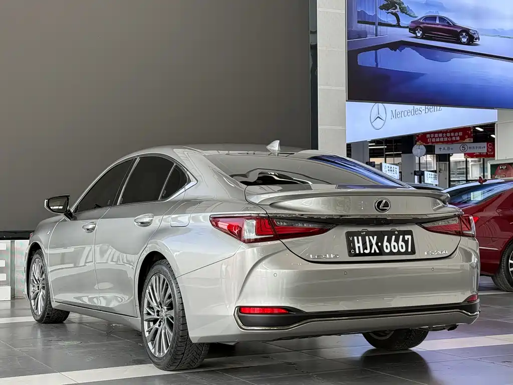 Lexus ES 2020 260 F SPORT купить на сайте DeffCars