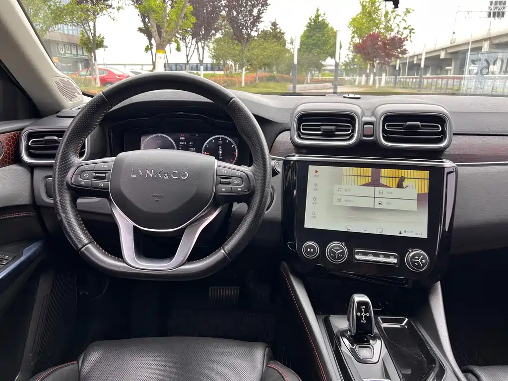 Lynk & Co 02 2018 1.5T DCT two-wheel drive version National V купить на сайте DeffCars