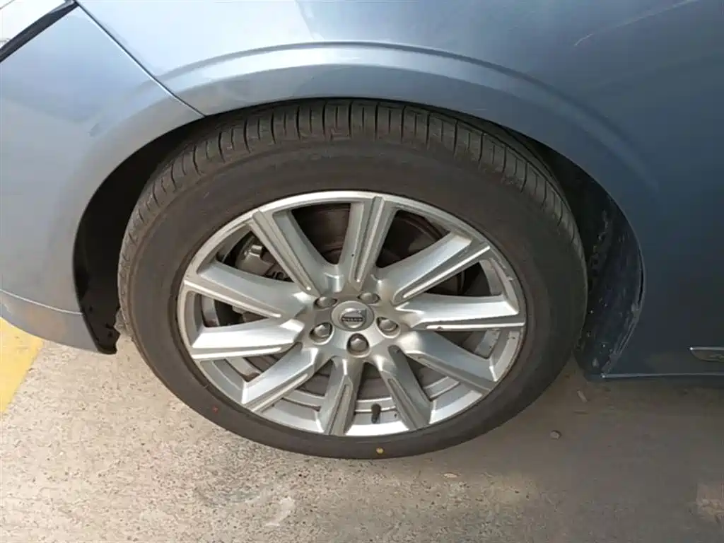Volvo S90 2020 T5 Zhiyi Luxury Edition купить на сайте DeffCars