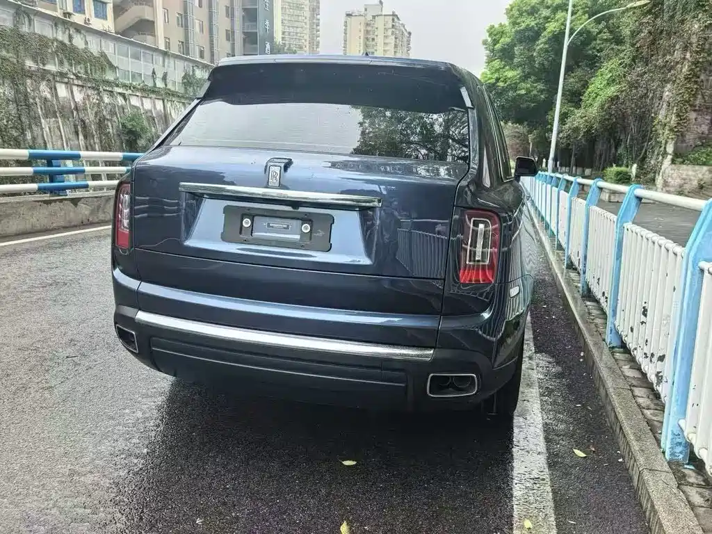 Cullinan 2018 four-seat version купить на сайте DeffCars