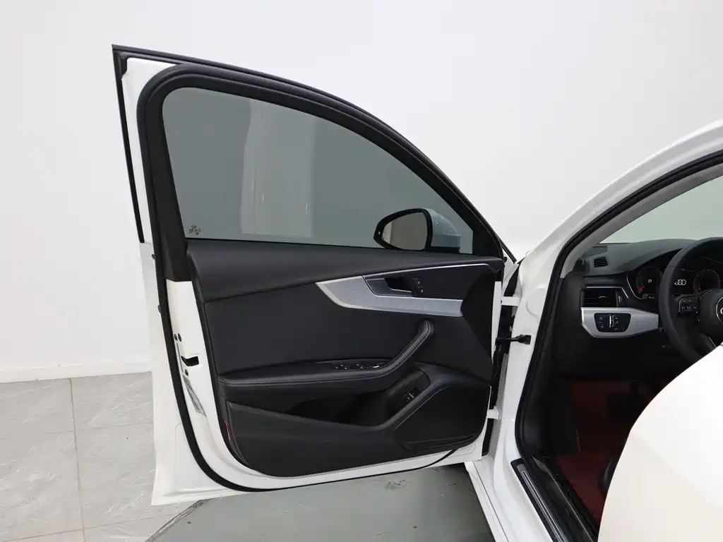 Audi A4L 2020 40 TFSI Fashionable and Elegant купить на сайте DeffCars