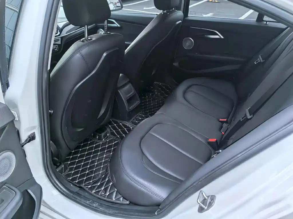 BMW 1 Series 2021 facelift 120i M sports version купить на сайте DeffCars