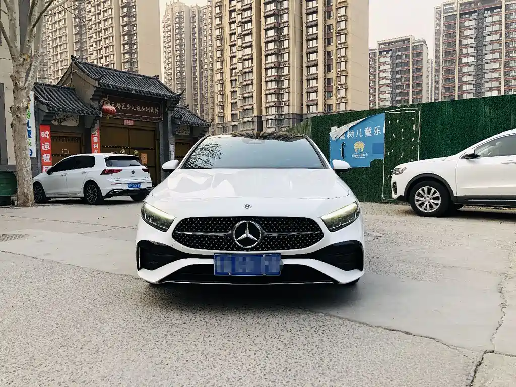 Mercedes-Benz A-Class 2024 A 200 L Fashion купить на сайте DeffCars