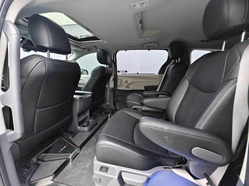 SIENNA 2023 2.5L Hybrid Comfort Edition купить на сайте DeffCars