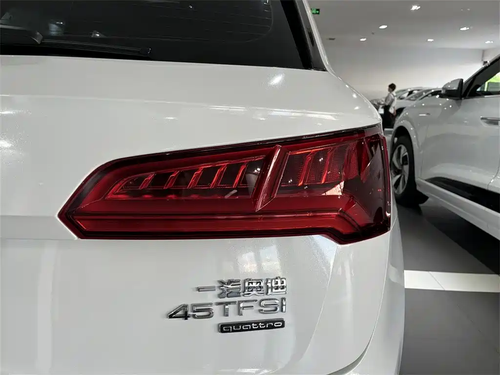 Audi Q5L 2018 45 TFSI Exclusive Fashion Type National V купить на сайте DeffCars
