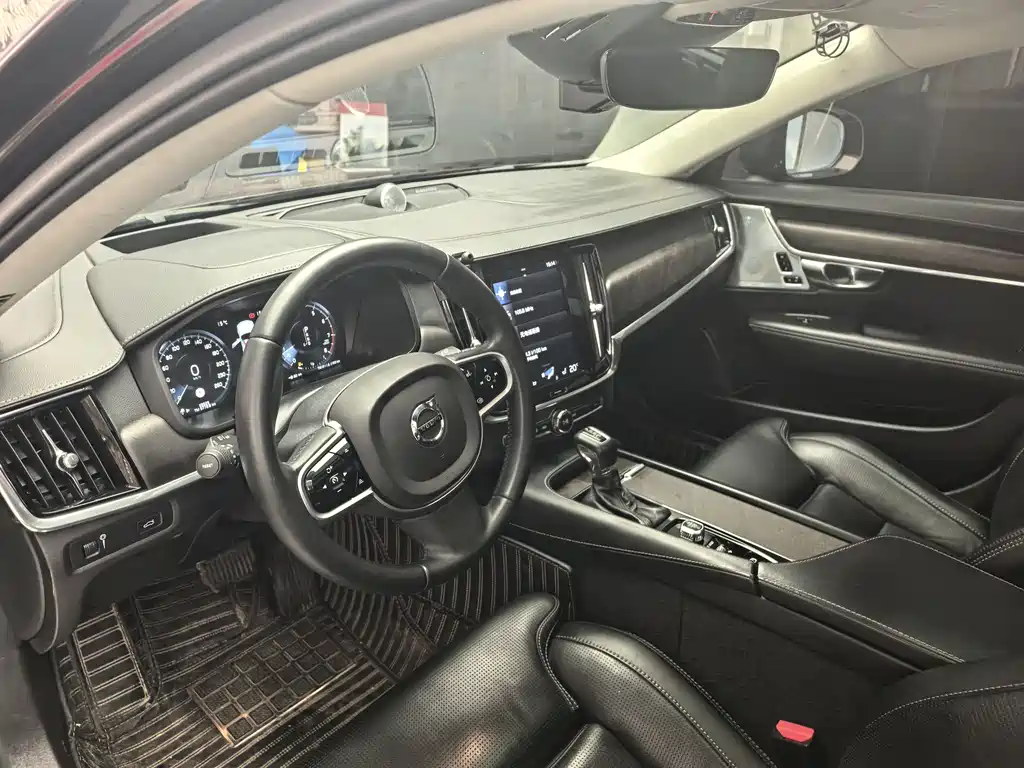 Volvo V90 2019 Cross Country T5 AWD Zhizun Edition National V купить на сайте DeffCars