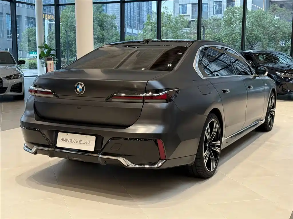 BMW 7 Series 2023 Facelift 740Li Exclusive Luxury Package купить на сайте DeffCars
