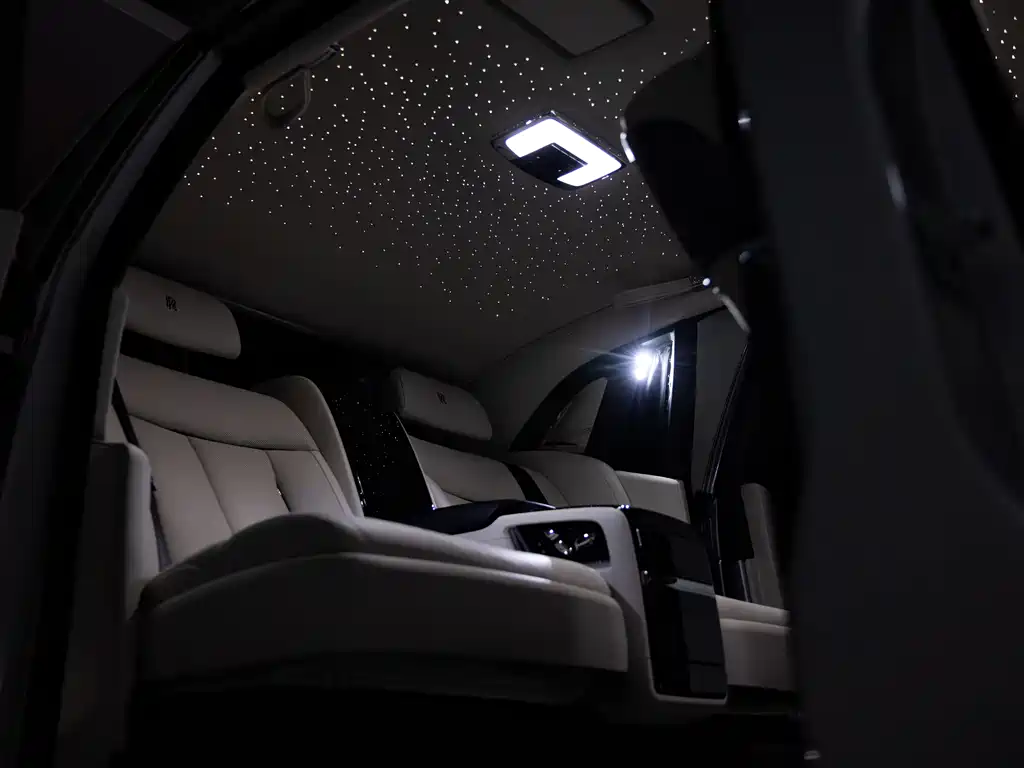 Phantom 2018 6.7T long wheelbase version купить на сайте DeffCars