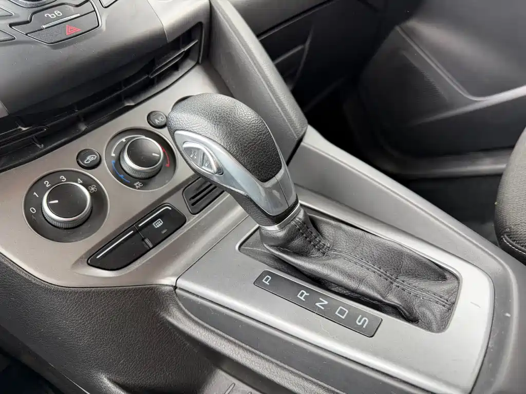 Focus 2012 hatchback 1.6L automatic comfort type купить на сайте DeffCars