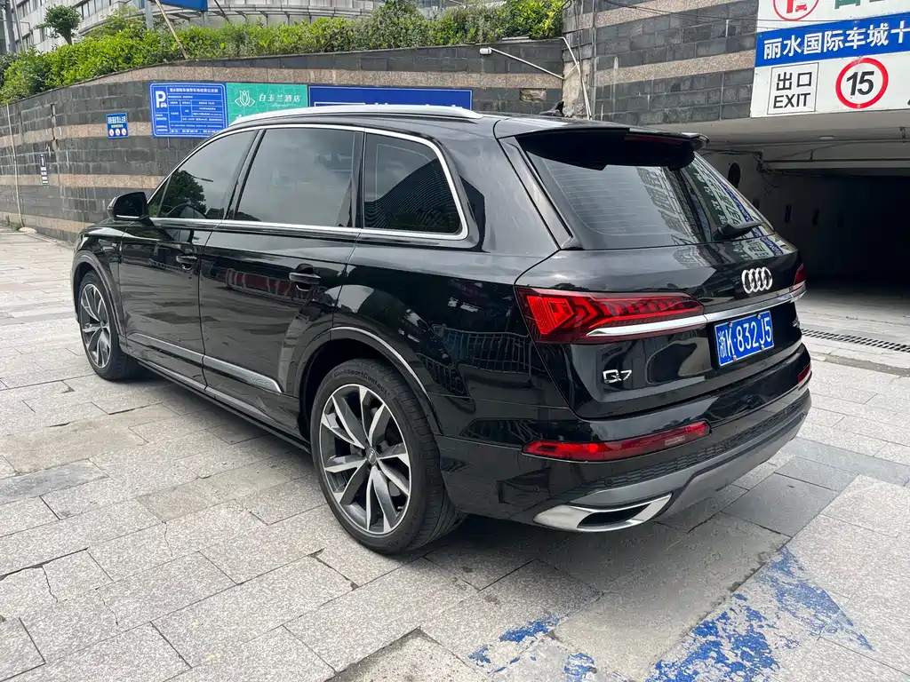 Audi Q7 2020 55 TFSI quattro S line sports купить на сайте DeffCars