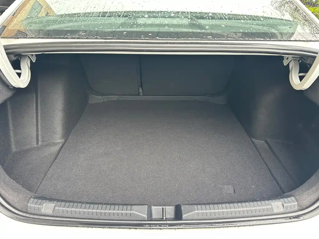 Lavida 2023 300TSI DSG Starry Sky Full Edition купить на сайте DeffCars