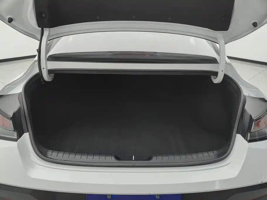 Elantra 2023 1.5L CVT GLS Leading Edition купить на сайте DeffCars