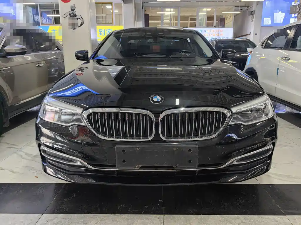 BMW 5 Series New Energy 2020 530Le Luxury Package купить на сайте DeffCars