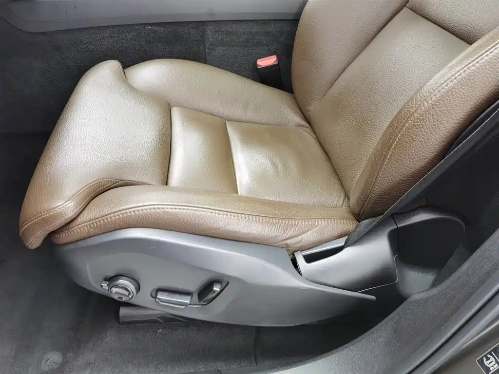 Volvo XC60 2021 T5 four-wheel drive Zhiyuan Deluxe Edition купить на сайте DeffCars