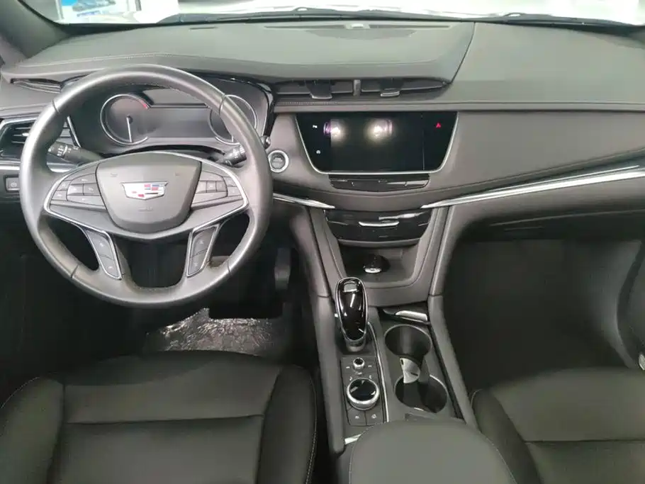 Cadillac XT5 2023 2.0T two-wheel drive fashion model купить на сайте DeffCars