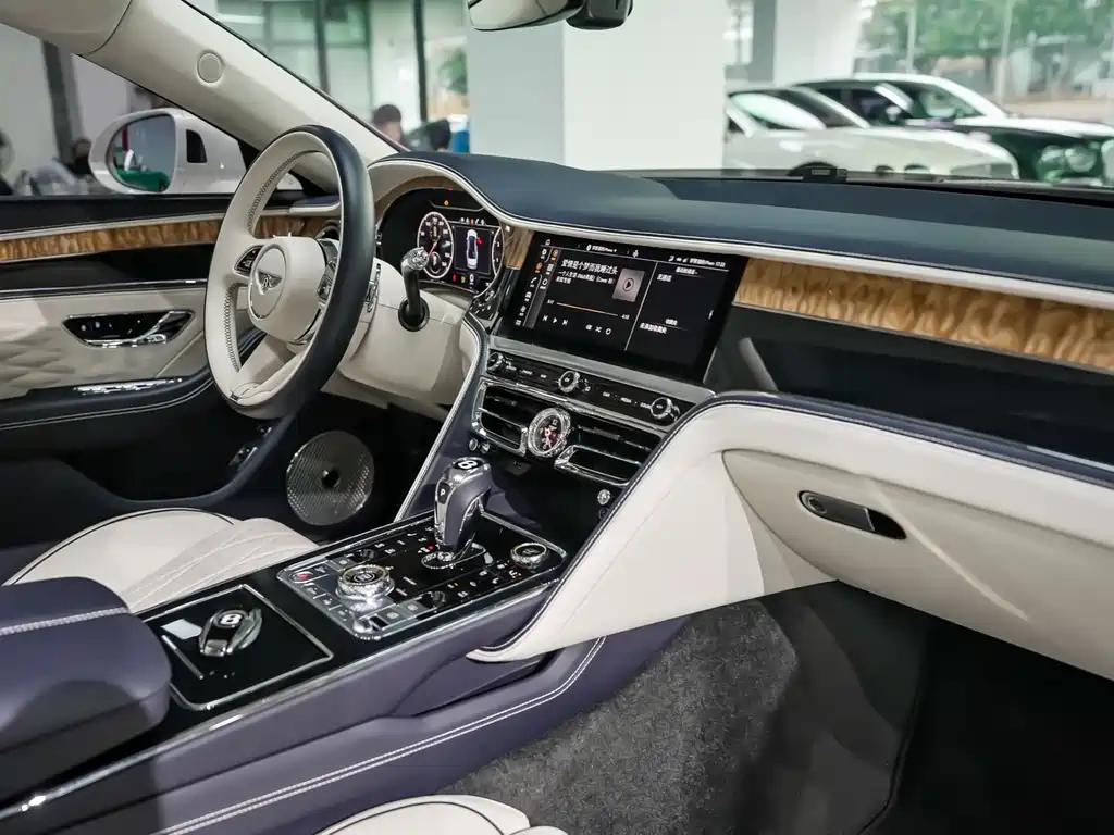 Flying Spur 2022 4.0T V8 Mulliner купить на сайте DeffCars