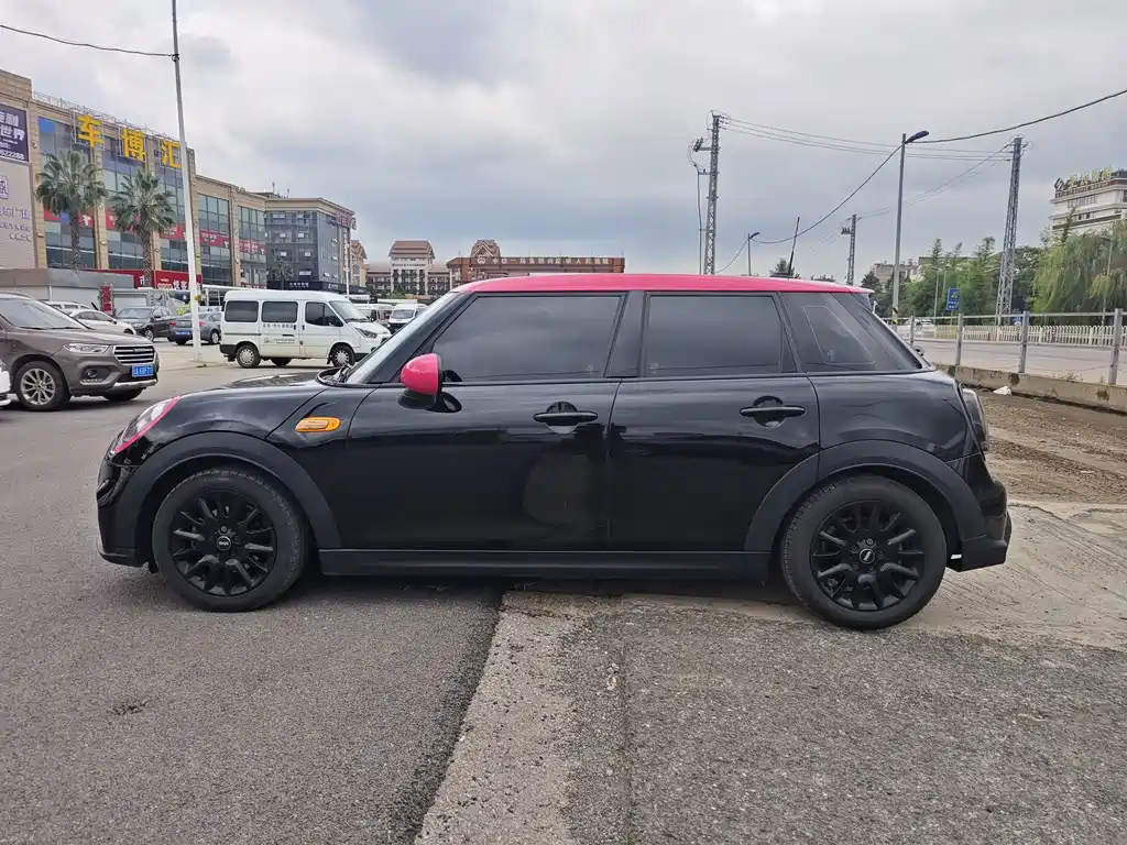 MINI 2018 1.5T ONE PLUS five-door version купить на сайте DeffCars