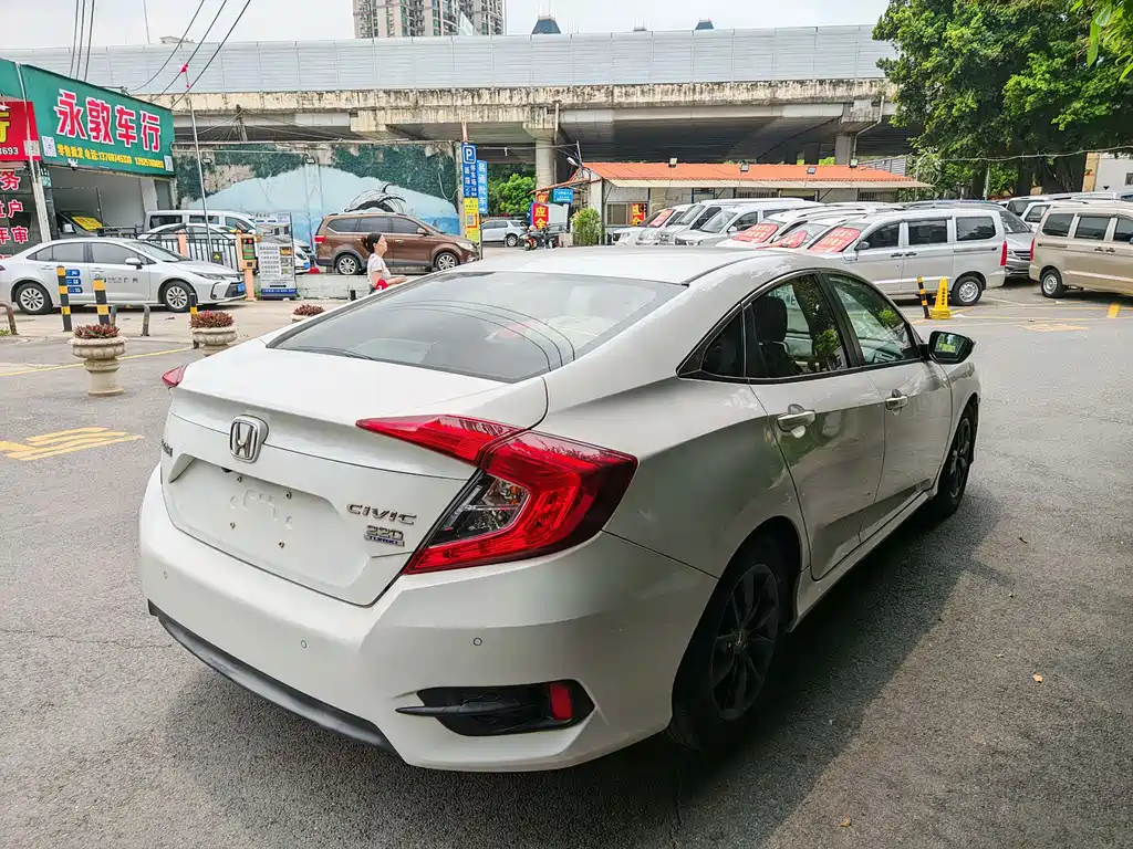 Civic 2019 220TURBO CVT Dynamic Edition National V купить на сайте DeffCars