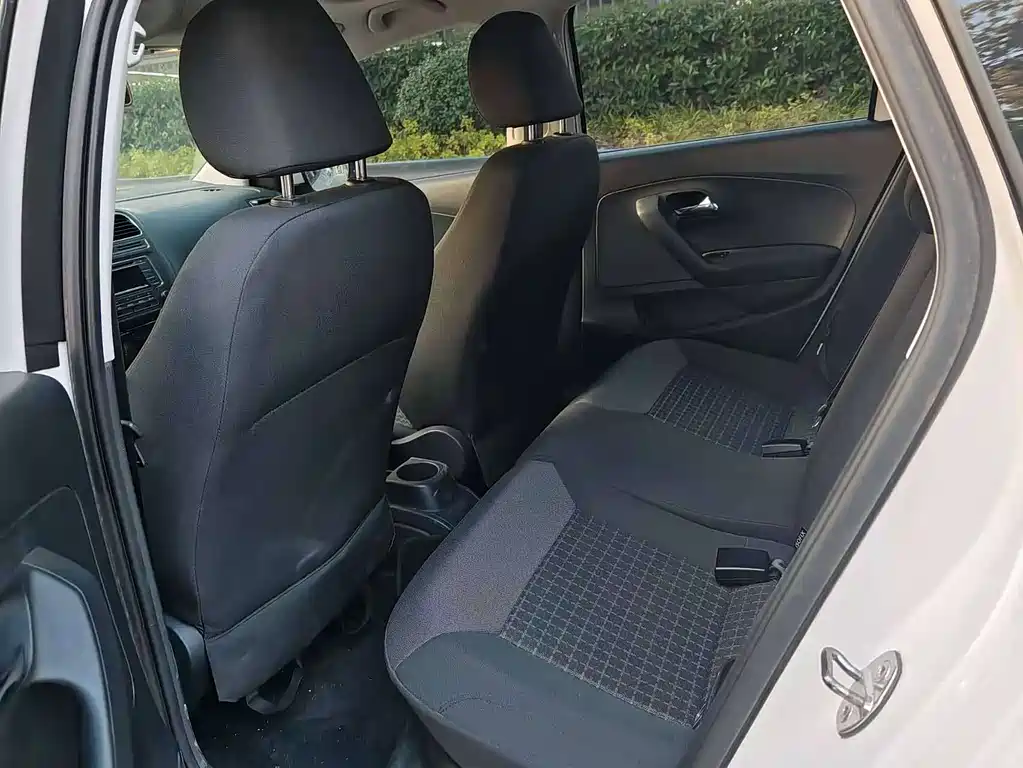 Polo 2016 1.6L automatic comfort model купить на сайте DeffCars