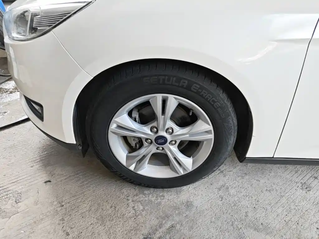 Focus 2017 Sedan 1.6L Automatic Comfort Smart Mobility Edition купить на сайте DeffCars