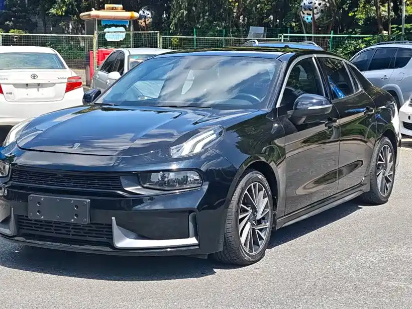 Lynk & Co 03 2022 1.5TD DCT Pro купить на сайте DeffCars