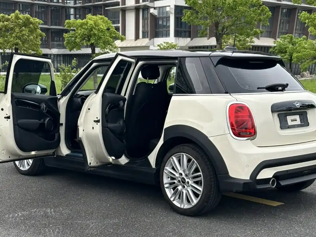 Mini 2022 1.5T COOPER Classic Five-Door Edition купить на сайте DeffCars