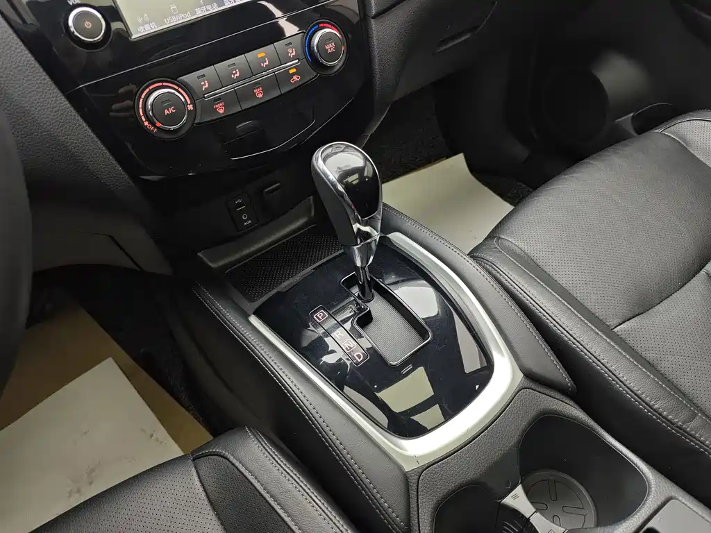 X-Trail 2017 2.0L CVT Comfort Edition 2WD купить на сайте DeffCars