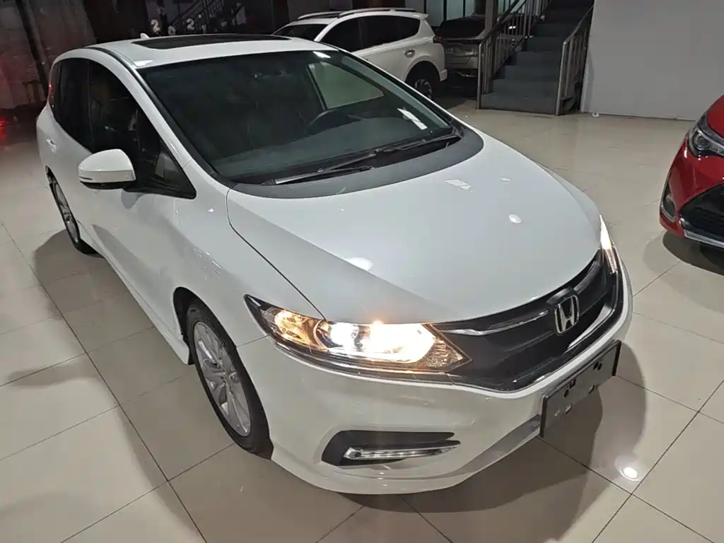 Jade 2017 1.8L automatic comfort version 5 seats купить на сайте DeffCars